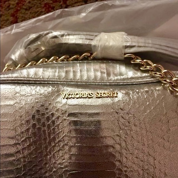 NWT Victoria Secret metallic bag with gold chain - Picture 7 of 7